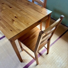IKEAダイニングテーブルセットの画像