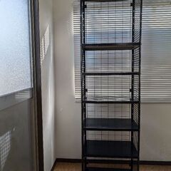 スチール製の棚
