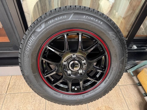 スタッドレスタイヤ フリード　185/65R15