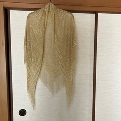 値下げしました！　ゴールドの三角ストール