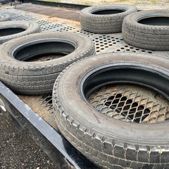 205/70/17.5 ダンロップスタッドレス