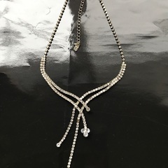 ★数回使用のみです★ゴージャスなラインストーンのネックレス★結婚式やパーティー、クリスマスなどに★の画像