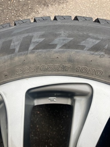 ブリジストン ブリザック 225/65/R17 バリ山　ホイール付