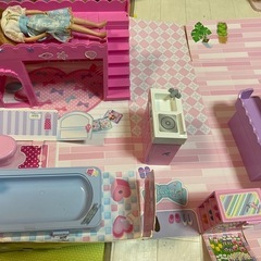 【激安】シルバニアビューティーヘアサロン&りかちゃんハウスの画像