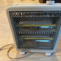 無料！遠赤外線電気ストーブヒーター　秋冬用