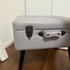収納スツールの画像