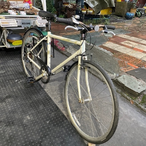 【4724】クロス　モーメンタム　700c9,400円（防犯・税込）
