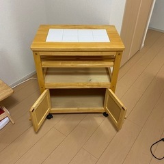 ワゴン テーブルの画像