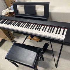 お薦め品‼️ヤマハ電子ピアノ(キーボードタッチ) piaggero NP-32B(ブラック)2019年の画像