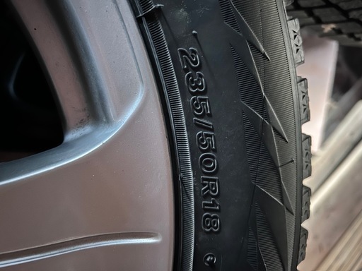 (値下げ)235/50R18 アルミホイール、スタッドレス付き