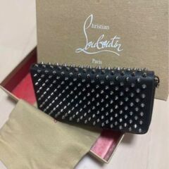 【美品】 クリスチャン ルブタン 長財布 ラウンドファスナー