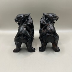 k1102612 昭和期 沖縄 黒檀一刀彫対シーサー像 獅子 透彫 魔除け 在銘品 手彫り 逸品 中古 現状品の画像