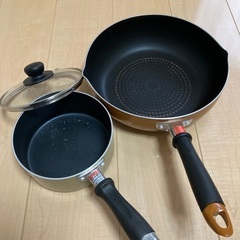 フライパン(深型)と片手鍋(小サイズ、蓋付き)　中古