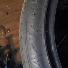 新品未使用 19インチ タイヤ 245 40 2本の画像