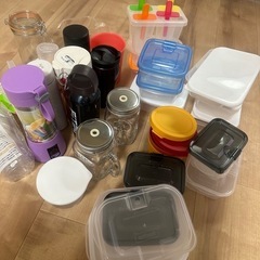 タッパー、水筒、ジューサーなど