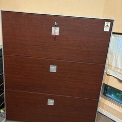 取引中　コクヨ　三段ラテラル書庫　差し上げます