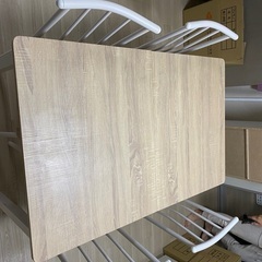 値下げご相談できます！白基調としたテーブル椅子セットの画像