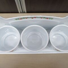 サボンラックセット ホーロー イチゴ柄 壁掛け ポッと3個付き 小物入れ 雑貨 苫小牧西店の画像