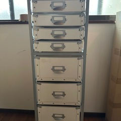 【決まりました】書類や小物を入れる事務棚の画像