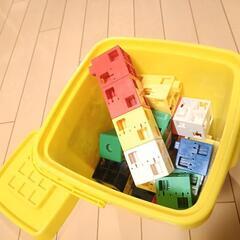 1歳半から遊べるブログ黄色バケツの画像