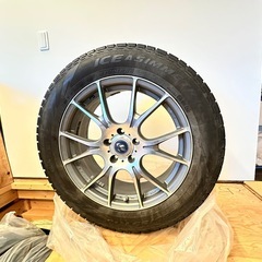 【値下げしました】スタッドレスタイヤ　アルミ付き　235/55R...