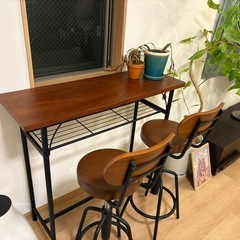 カウンターテーブル＋チェア2つ