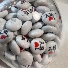 エムアンドエムズ　ニューヨーク　インテリアに🍎の画像