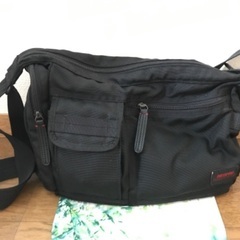 ★ショルダーバッグ★ポケットが沢山あって便利です★の画像