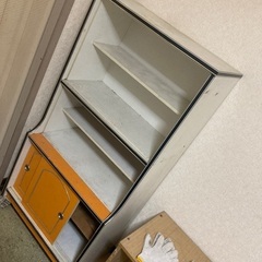 食器棚　　無料です