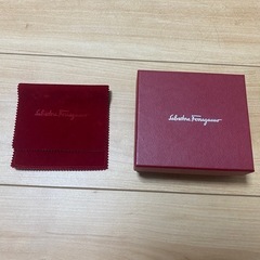 Salvatore Ferragamo ネックレス ゴールドの画像