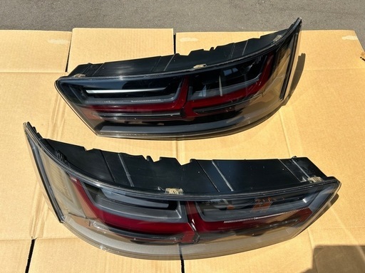 【アウディ純正】LEDダークテールライト/Q7(2015〜)