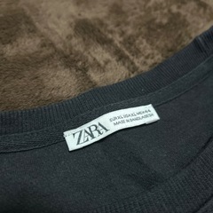ZARA 黒半袖Tシャツの画像