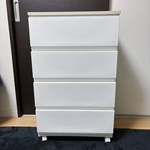 定価7,990円】ニトリ4段チェストホワイト (KD) 谷山の収納家具