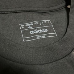 adidas 黒Tシャツの画像