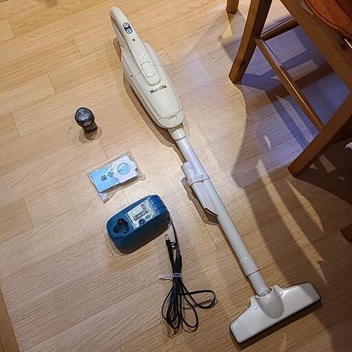マキタ　クリーナー　掃除機　コードレスクリーナー