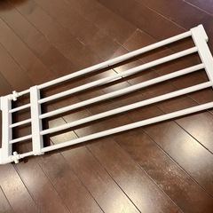 アイリスオーヤマ　ランドリーラック　伸縮棚 突っ張り棒　ホワイト