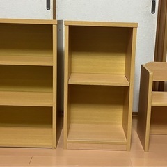 システムデスクの本棚