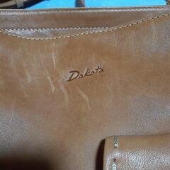 Dakota　ダコタ　ショルダーバック　(表面に擦り傷有ります)　の画像