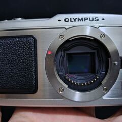 OLYMPUS オリンパスPEN E-P1  ボディーのみ　★難あり