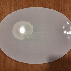 ezpzのハッピーマット、アプレレクールのお食事エプロンの画像