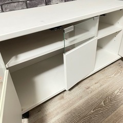 テレビ台 白 32インチサイズ キャスター付きの画像