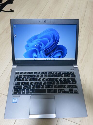 【i5 8250u・バッテリー表示19時間 】ノートパソコン TOSHIBA dynabook R63【windows11】