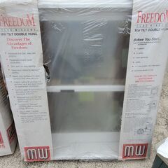 輸入窓を譲ります。未使用未開封。アメリカ製。の画像