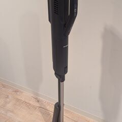 軽量スティック掃除機　充電式 スタンド付き