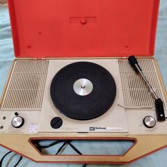 【ジャンクの可能性大】ポータブルレコードプレーヤー／Nation...
