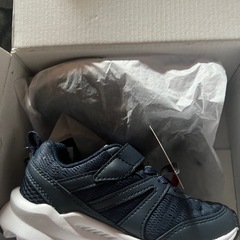 値下げ子供靴　瞬足新品の画像