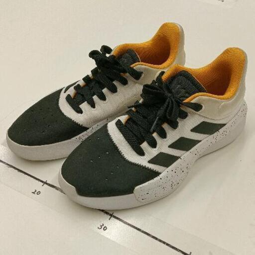 1103-023 adidas スニーカー