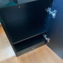 ガラスL字テーブルの画像