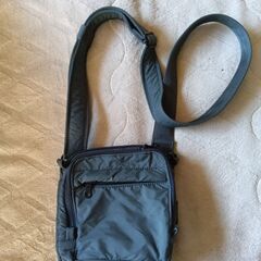 取引打ち合わせ中 〈 か 〉Y’SACCSのミニショルダー　600円