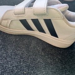 値下げしました。サイズ16 adidasの画像